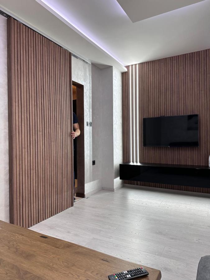 Елегантен Двустаен Апартамент Four Seasons Бургас Екстериор снимка