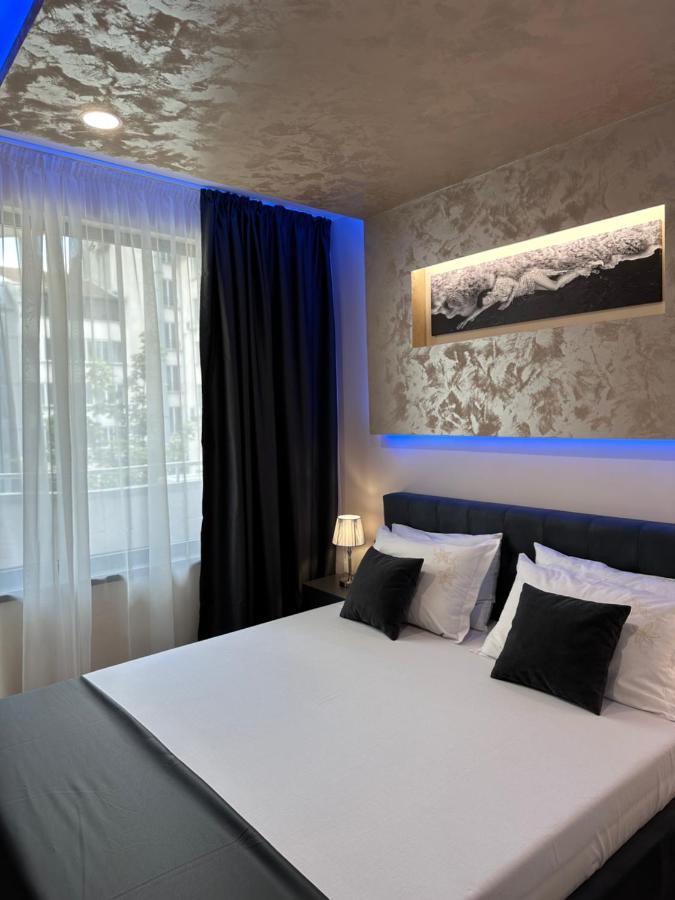 Елегантен Двустаен Апартамент Four Seasons Бургас Екстериор снимка